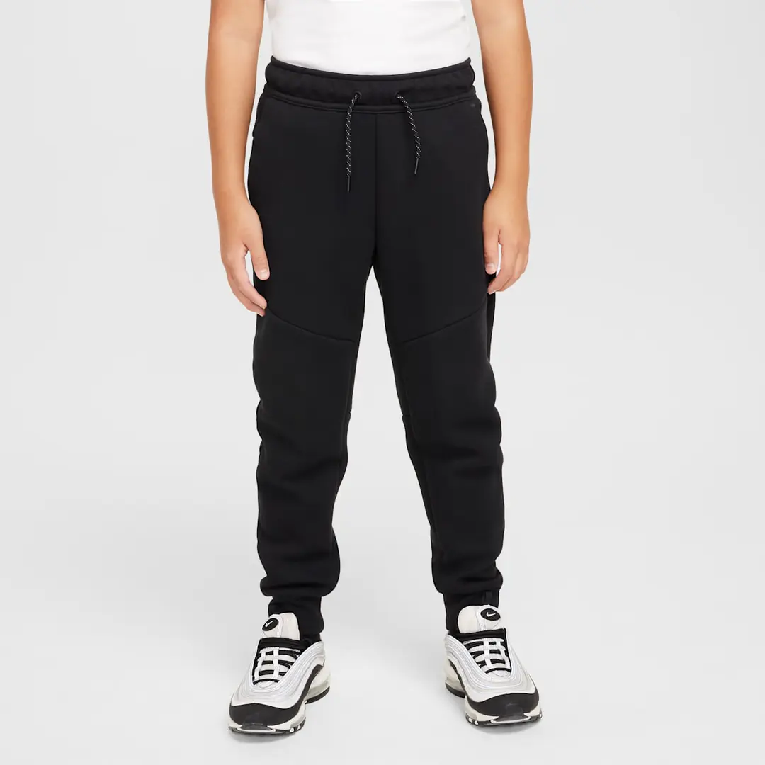 Nike Sportswear Tech Fleece jogger, older kids